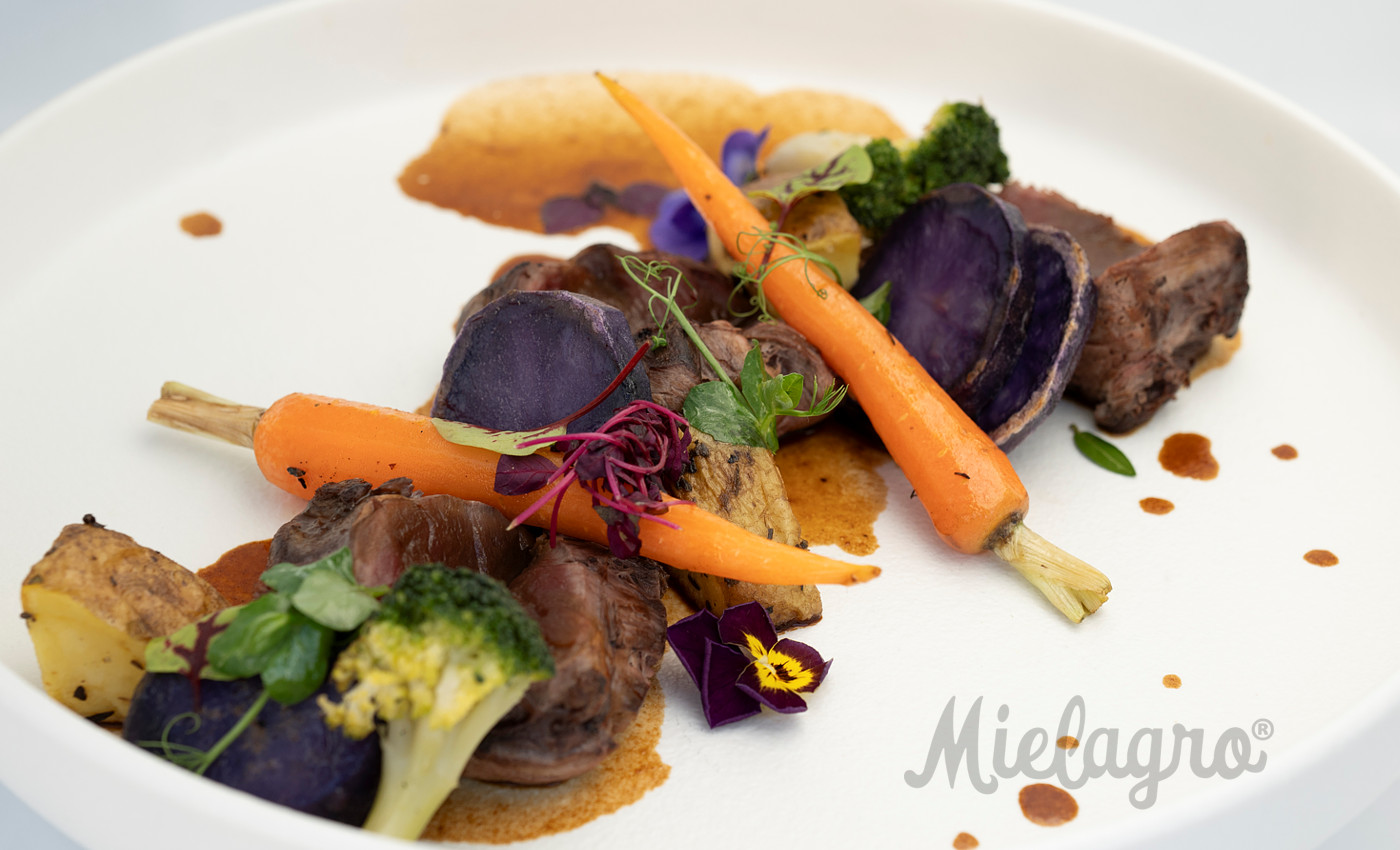 Ricetta: Cervo con Patata Viola e Mielagro al Rosmarino - Chef Lorenzo De Vivo Martini - Ristorante Principino Viareggio | Mielagro&reg;