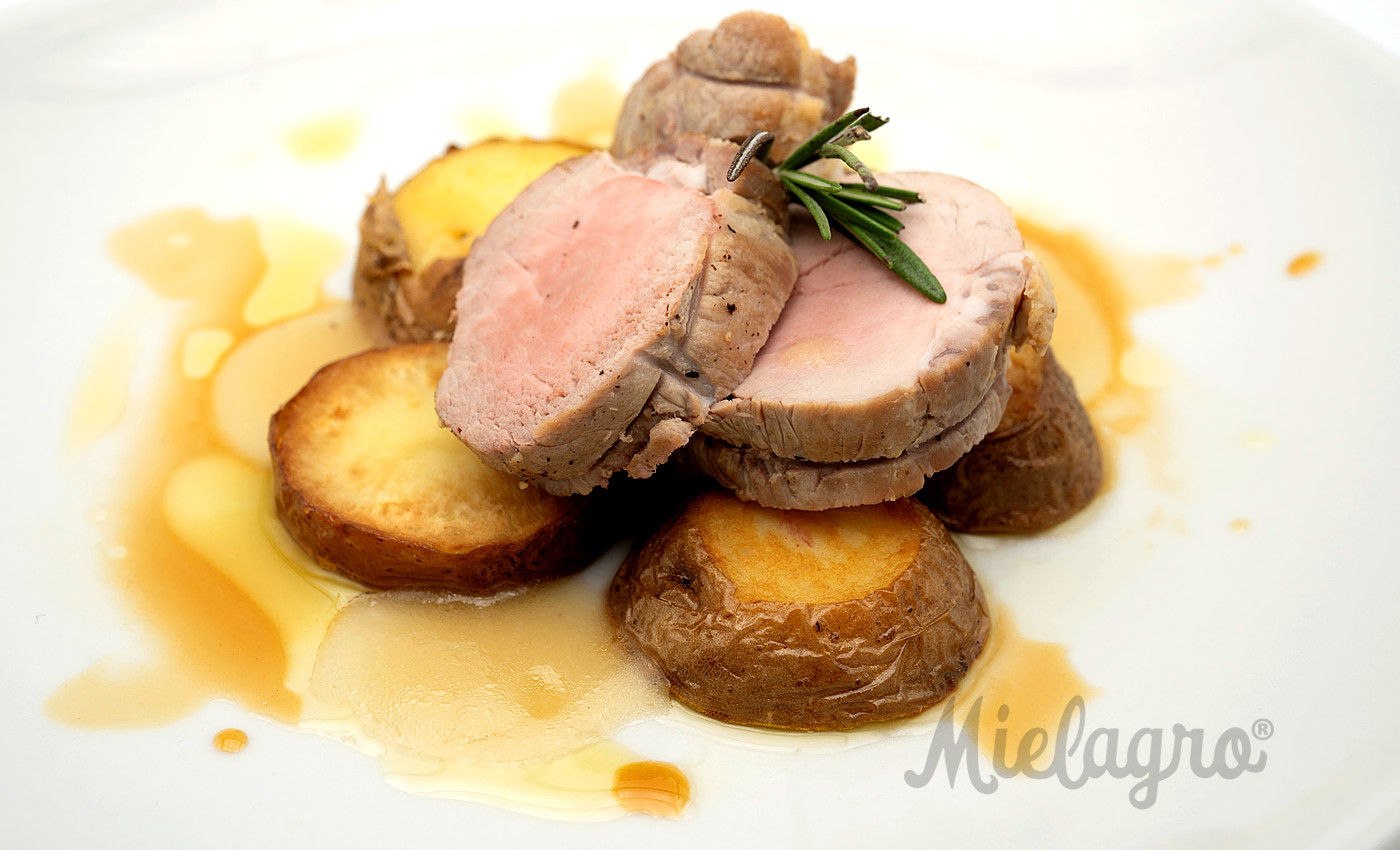 Ricetta: Filetto di Maiale arrosto con Patate e Mielagro al Rosmarino - Chef Marco Nebbiai in collaborazione con la Cucina del Ristorante Hosteria del Borgo di Bientina | Mielagro&reg;